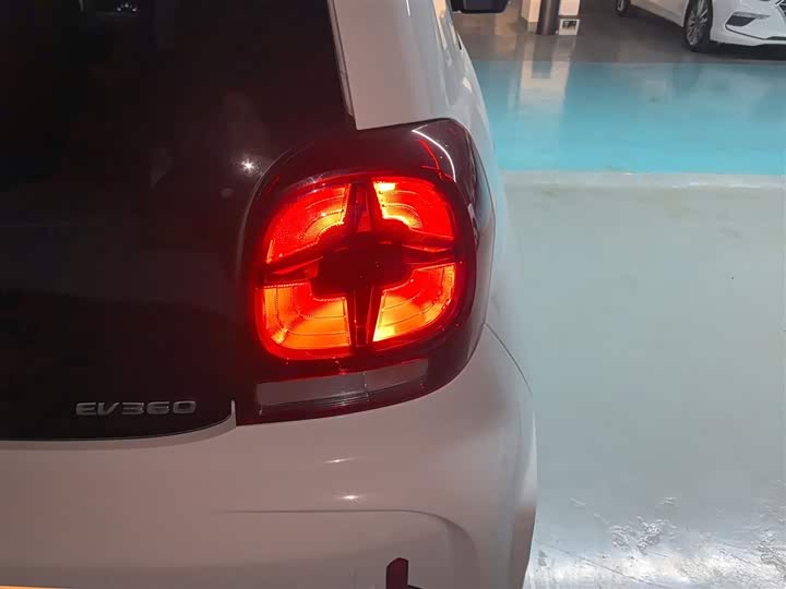 Фото 8 - Roewe Clever