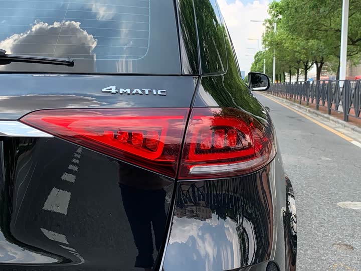 Фото 10 - Mercedes-Benz GLE-Class