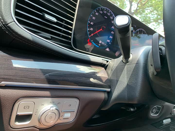 Фото 23 - Mercedes-Benz GLE-Class