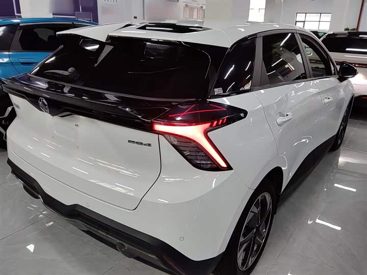 Фото 7 - MG Motor 4 EV