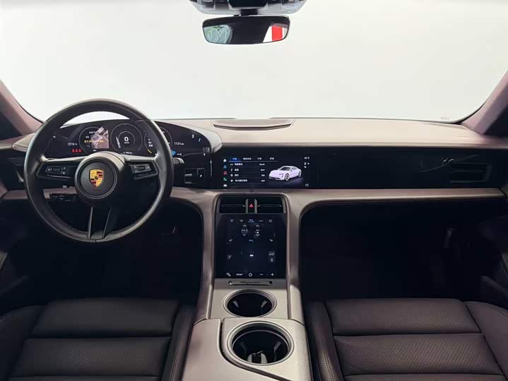 Фото 10 - Porsche Taycan