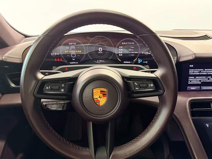 Фото 13 - Porsche Taycan