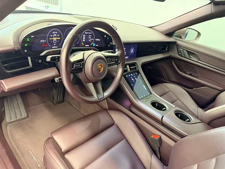 Фото 9 - Porsche Taycan