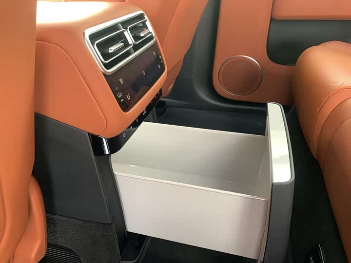 Фото 12 - LiXiang L7