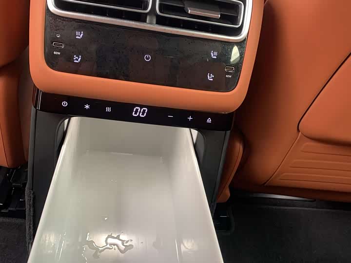 Фото 13 - LiXiang L7