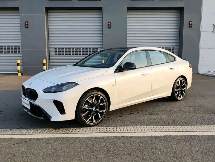 Фото 1 - BMW 2 Series