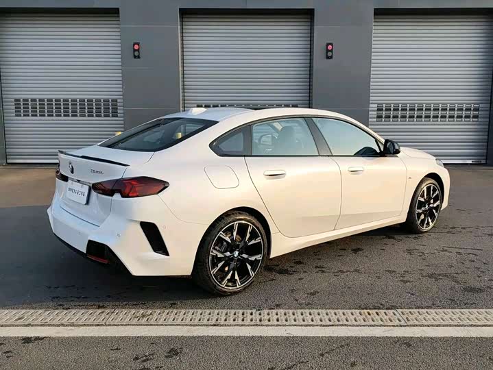 Фото 3 - BMW 2 Series