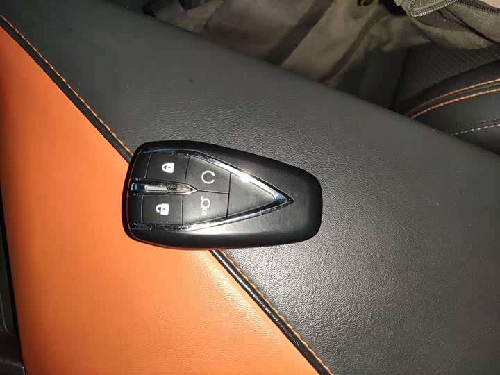 Фото 9 - Changan UNI-V