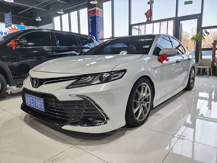 Фото 1 - Toyota Camry