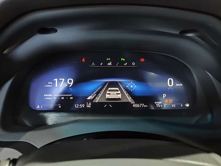 Фото 11 - Toyota Camry