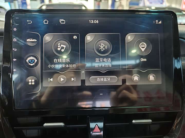 Фото 12 - Toyota Camry