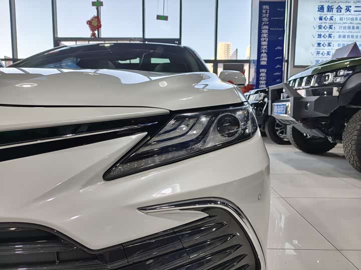 Фото 15 - Toyota Camry