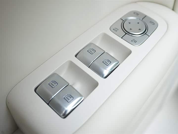 Фото 11 - LiXiang L6