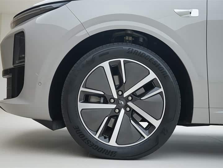 Фото 14 - LiXiang L6