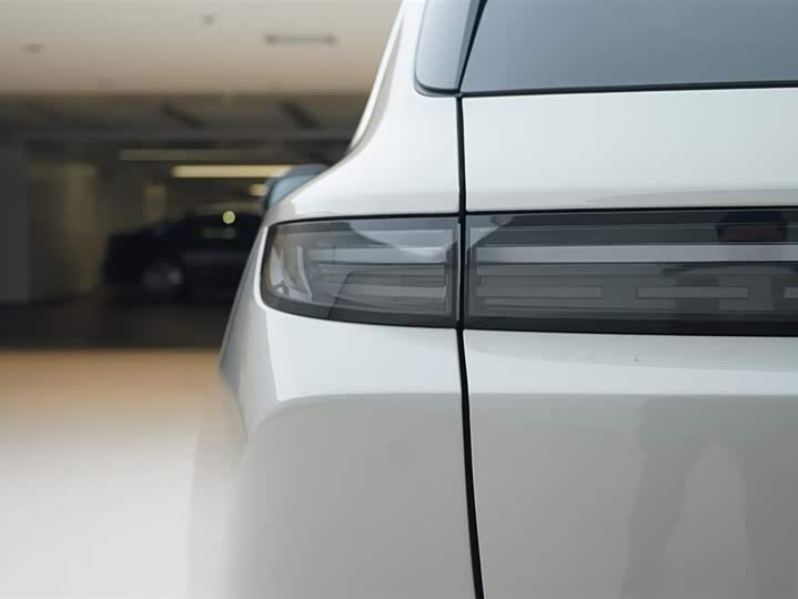 Фото 15 - LiXiang L6