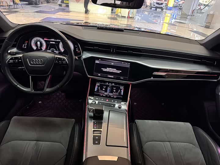 Фото 6 - Audi A6L