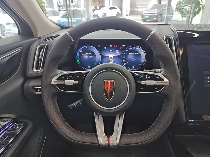 Фото 10 - Hongqi HS3 Hybrid