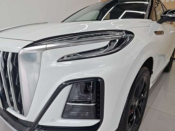 Фото 16 - Hongqi HS3 Hybrid