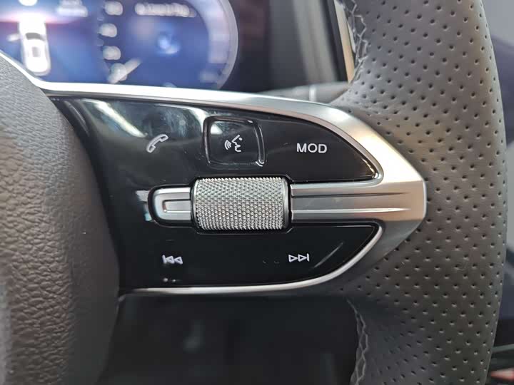 Фото 20 - Hongqi HS3 Hybrid