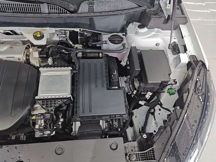 Фото 33 - Hongqi HS3 Hybrid