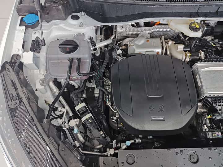 Фото 34 - Hongqi HS3 Hybrid