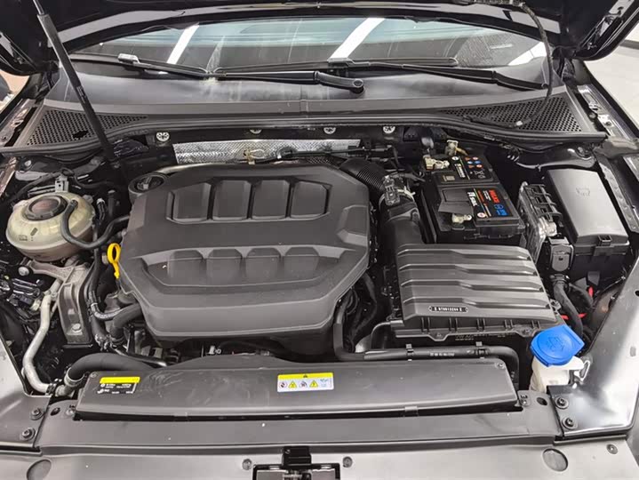 Фото 10 - Volkswagen Magotan