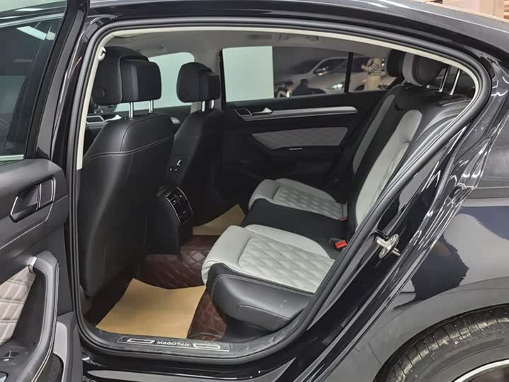 Фото 11 - Volkswagen Magotan