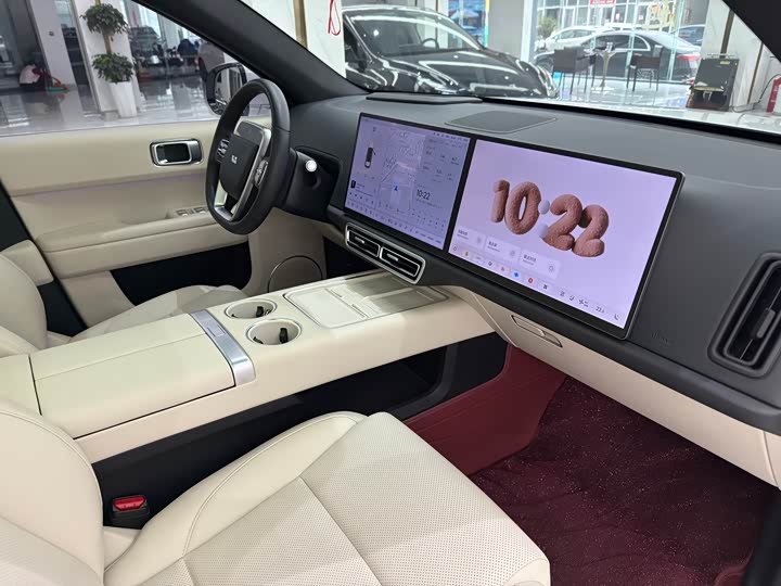 Фото 11 - LiXiang L6