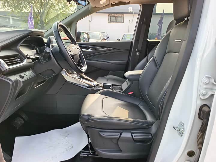 Фото 10 - Maxus G50