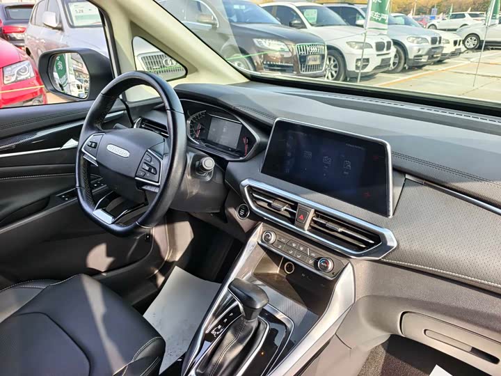 Фото 16 - Maxus G50