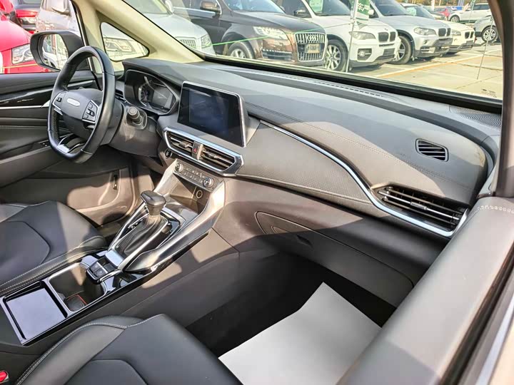 Фото 17 - Maxus G50