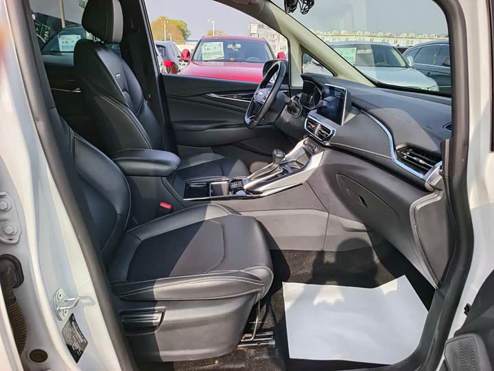 Фото 18 - Maxus G50