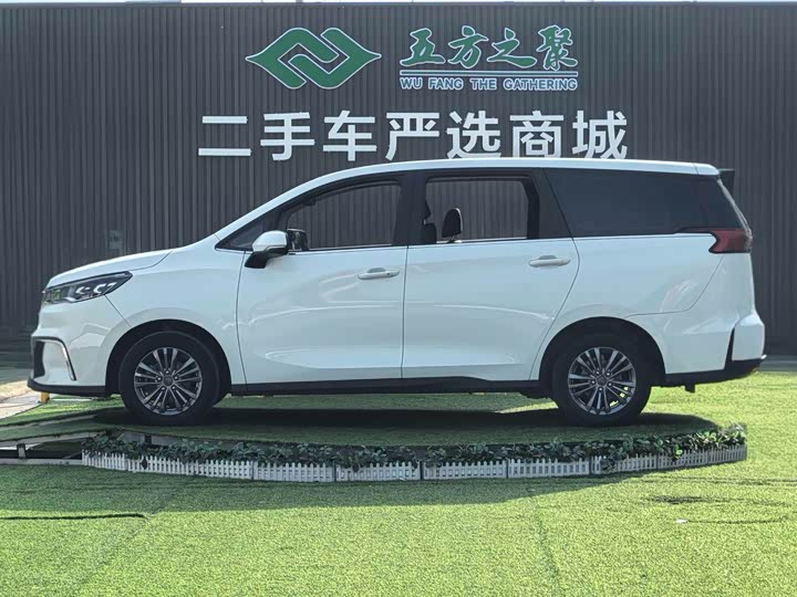 Фото 21 - Maxus G50