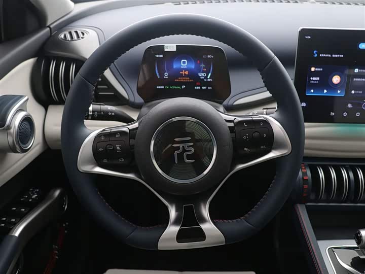 Фото 17 - BYD Yuan Plus