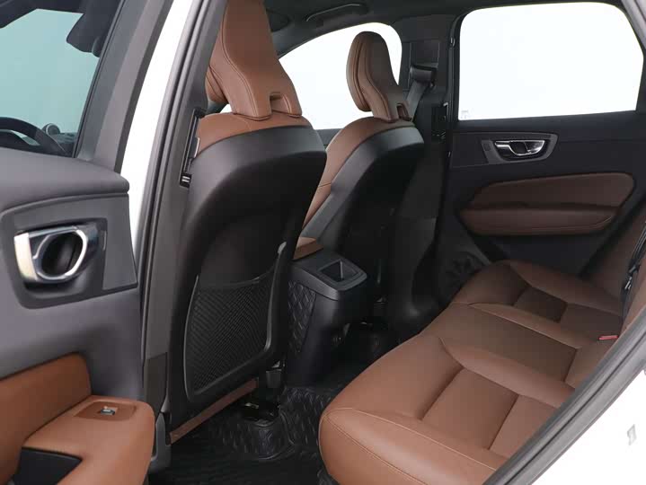 Фото 12 - Volvo XC60