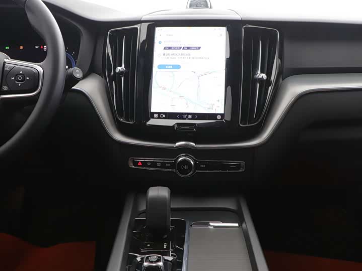 Фото 14 - Volvo XC60