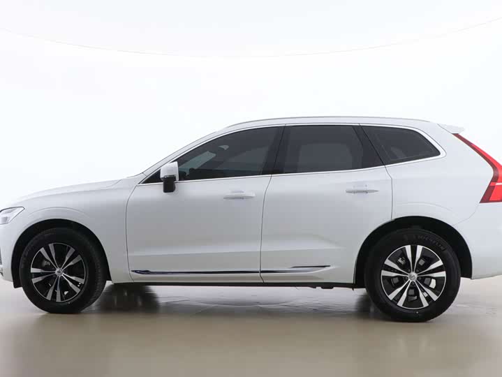 Фото 8 - Volvo XC60