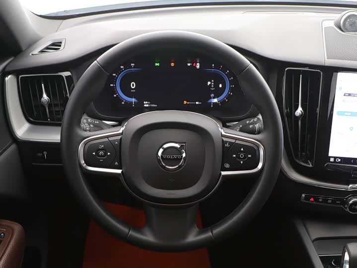 Фото 9 - Volvo XC60