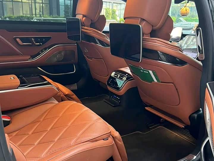 Фото 9 - Mercedes-Benz Maybach S-Class