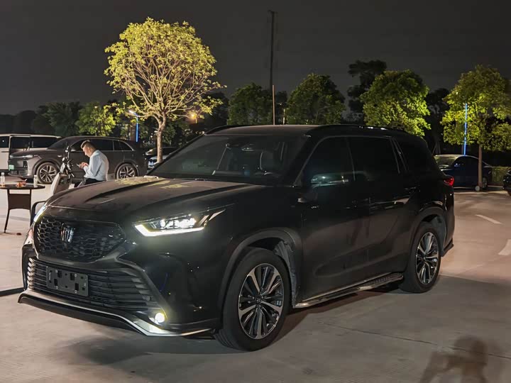 Фото 1 - Toyota Crown Kluger