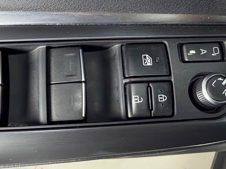 Фото 10 - Toyota Harrier