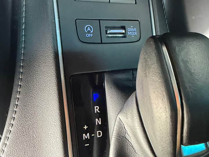 Фото 12 - Toyota Harrier