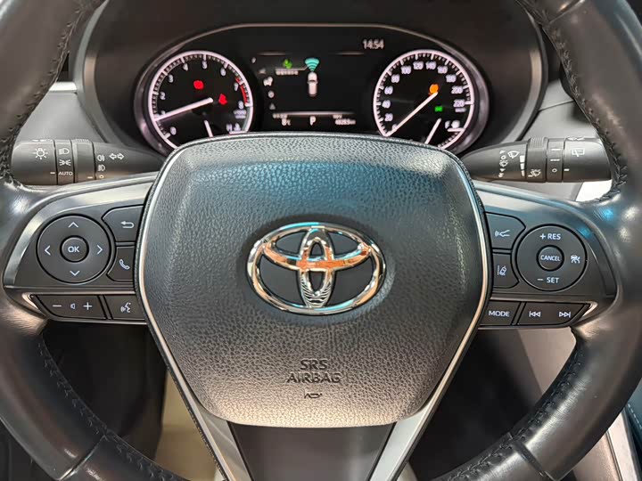 Фото 14 - Toyota Harrier