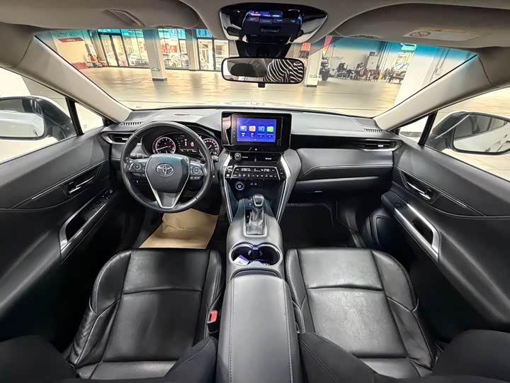 Фото 19 - Toyota Harrier