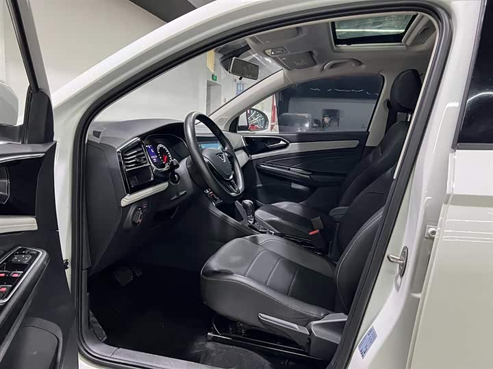 Фото 7 - Jetta VS5