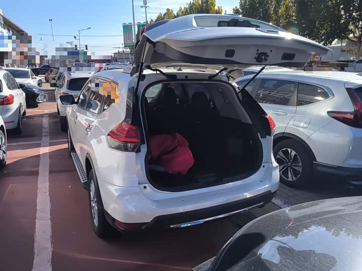 Фото 19 - Nissan X-Trail