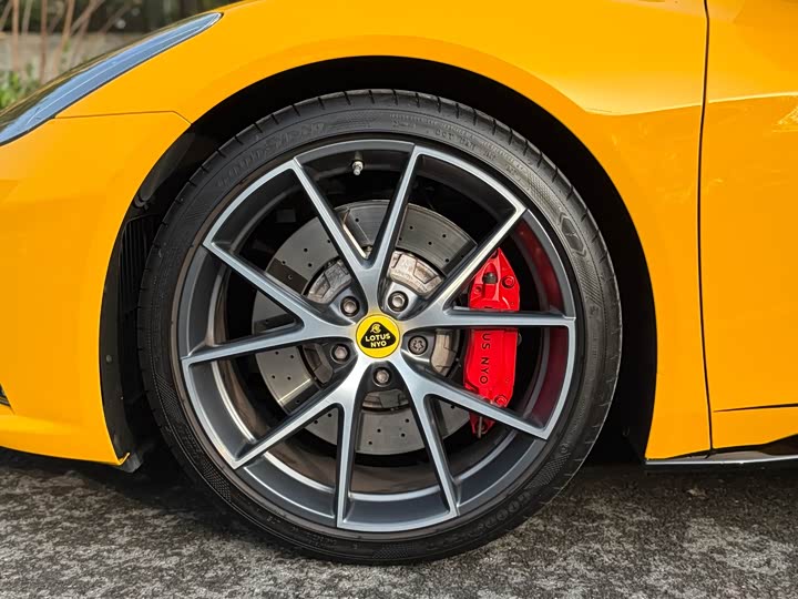 Фото 10 - Lotus Emira