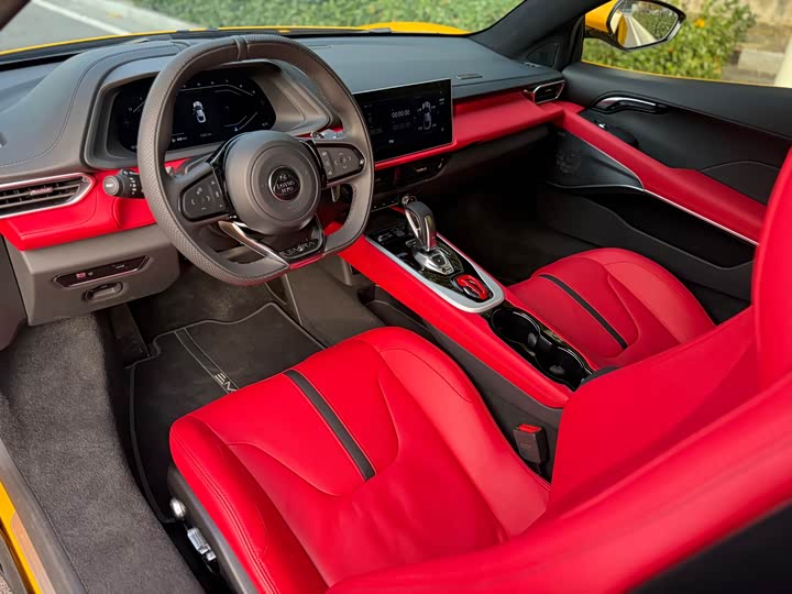 Фото 11 - Lotus Emira