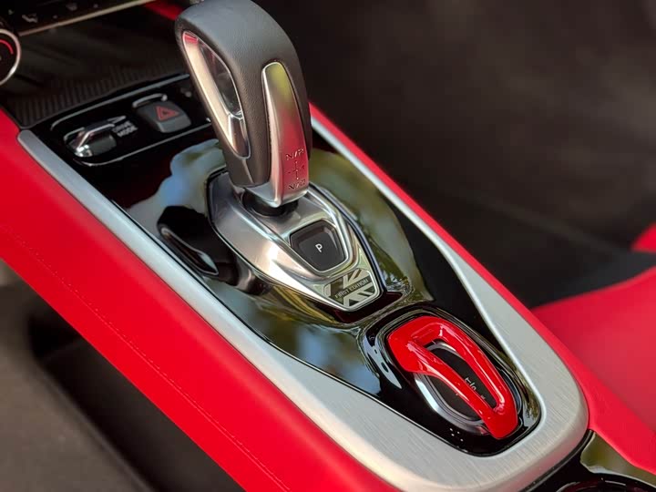 Фото 16 - Lotus Emira