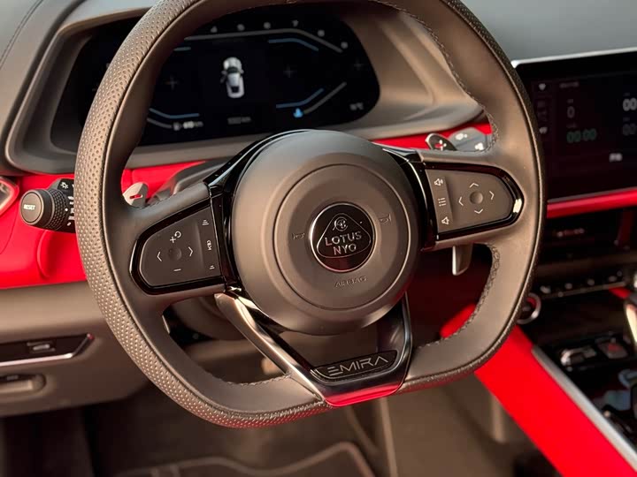 Фото 18 - Lotus Emira